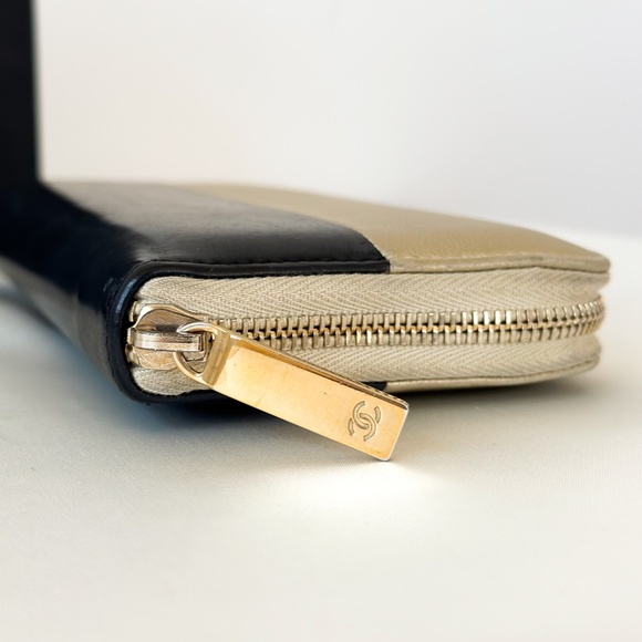 Chanel Zip Leather Wallet - Picture 10 of 16